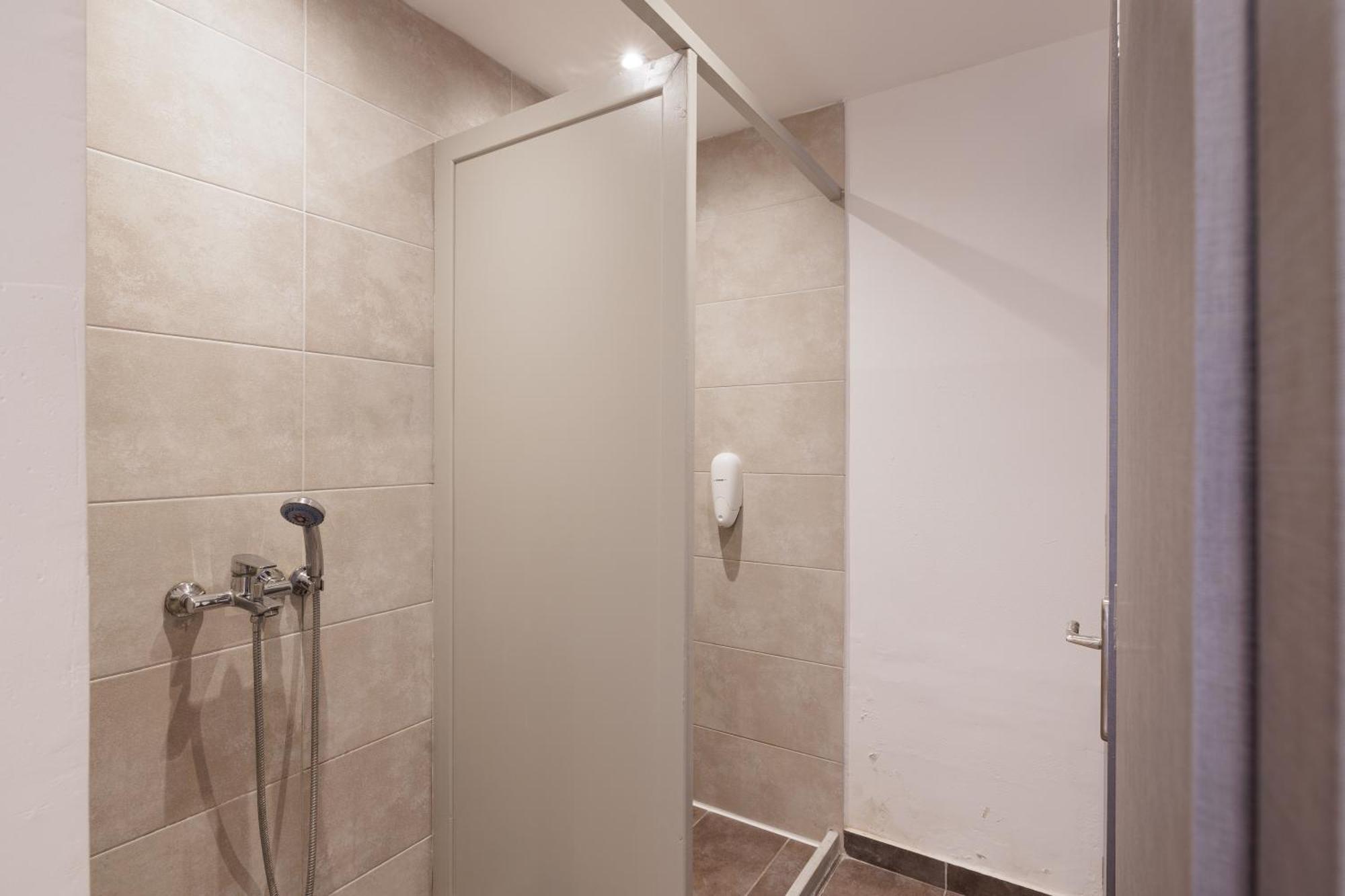 Local & Auberge de jeunesse *