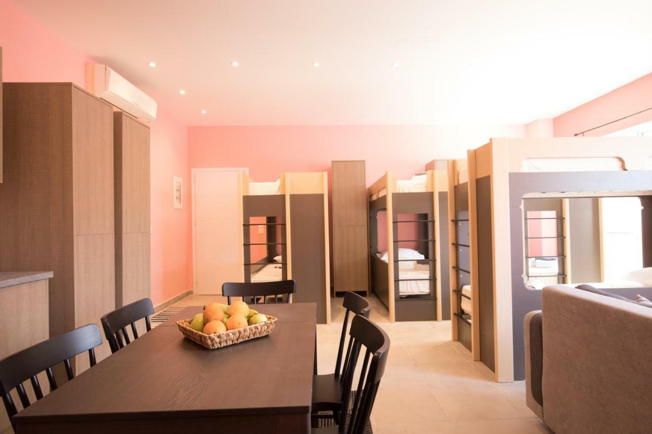 Auberge de jeunesse Local & *