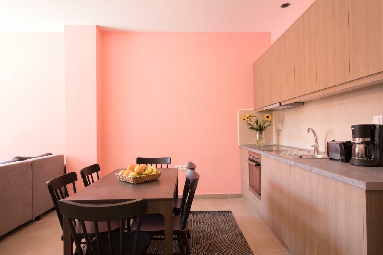 Hostel Local &